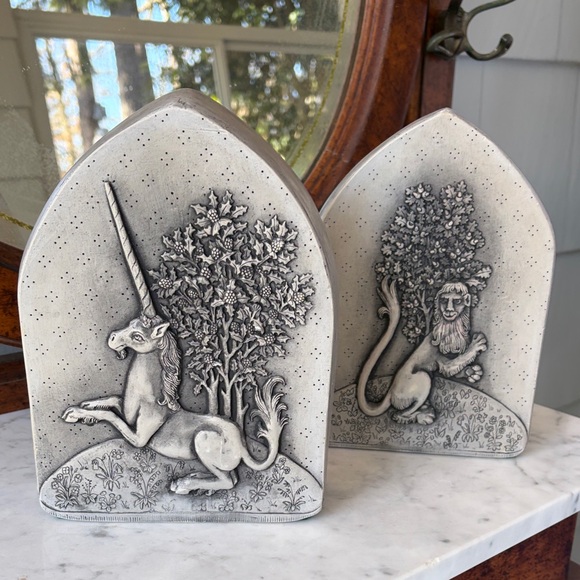 RESERVED msyentl11 Vintage Repro Unicorn & Lion Gray Stone Bookends from 15th c. - Picture 2 of 11